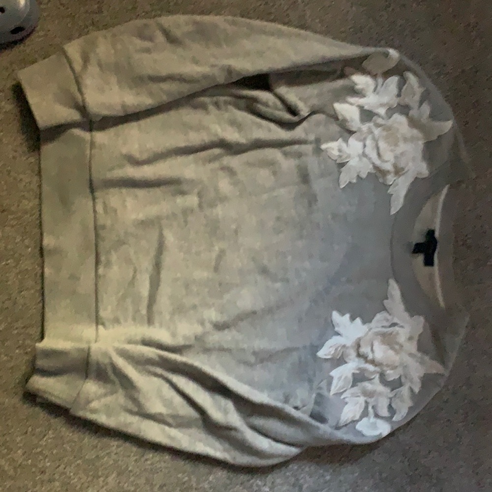 Women’s sweatshirt